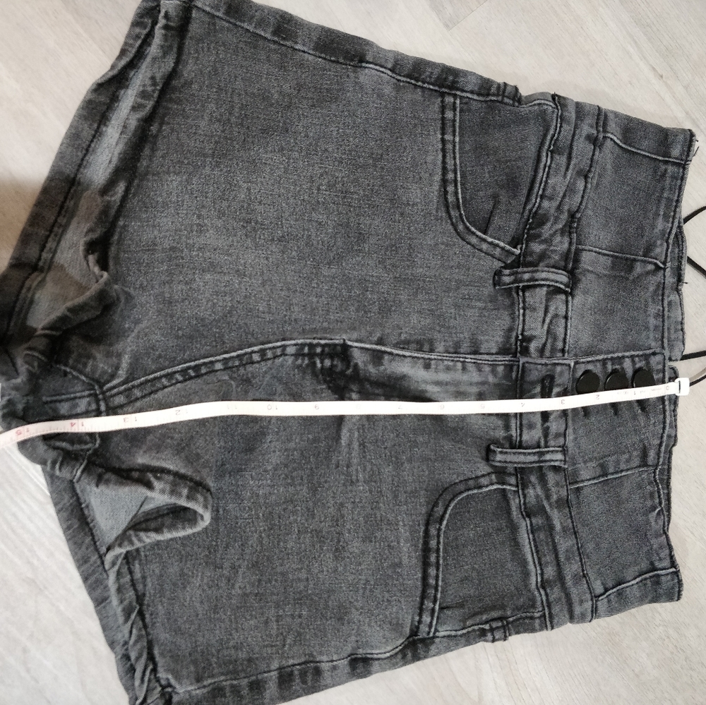 NWOT Gray wash high waist jean shorts - Picture 7 of 17